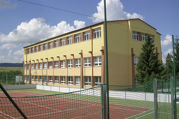Primary school and kindergarten Šarišské Jastrabie